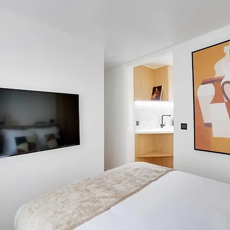 Modern With Balcony - 1br 2p - Saint Lazare *
