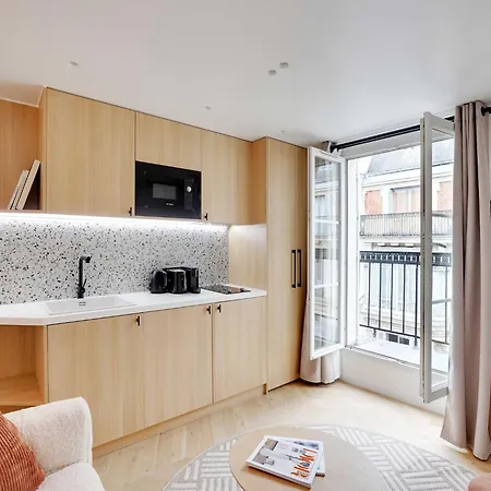 Modern With Balcony - 1br 2p - Saint Lazare Appartement