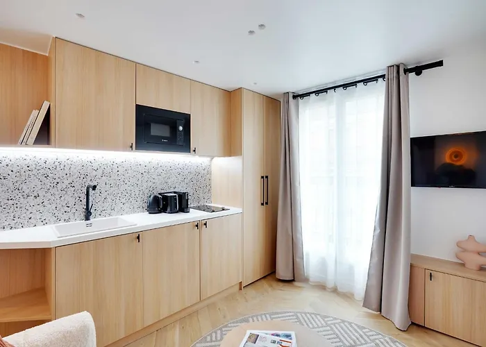 Modern With Balcony - 1br 2p - Saint Lazare