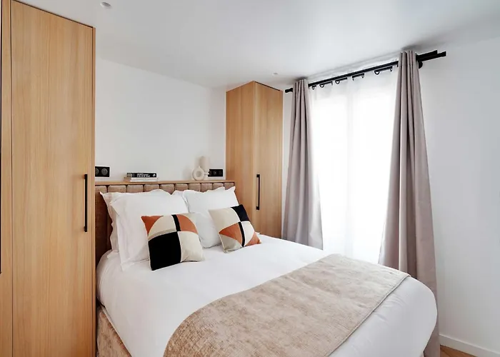 Modern With Balcony - 1br 2p - Saint Lazare *